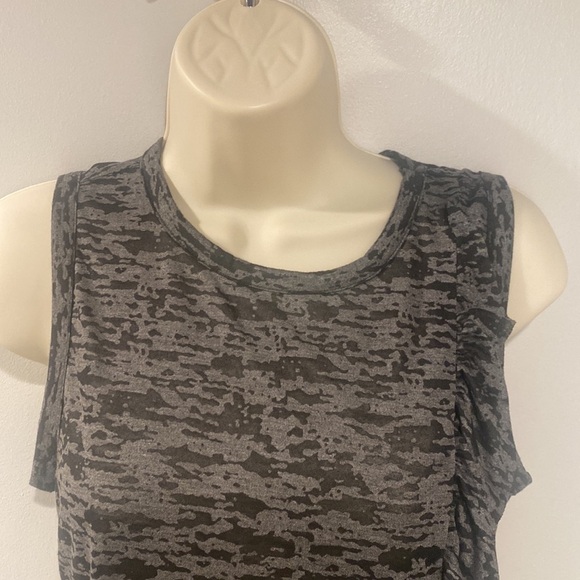 DG2 Lightweight Tank Top - Picture 2 of 8